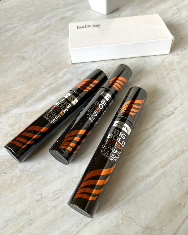 ریمل حجم دهنده بیگ بولد اکستریم ایزادورا